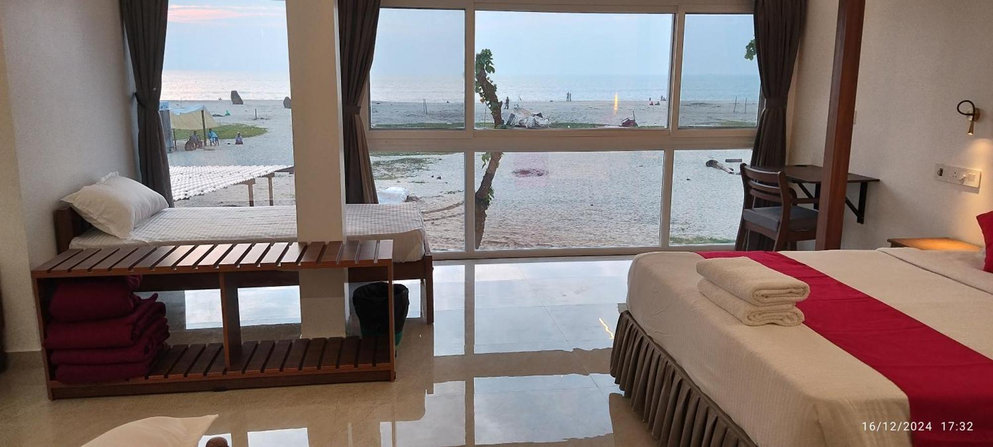 Alleppey Holiday Beach Resort Alappuzha Exterior foto