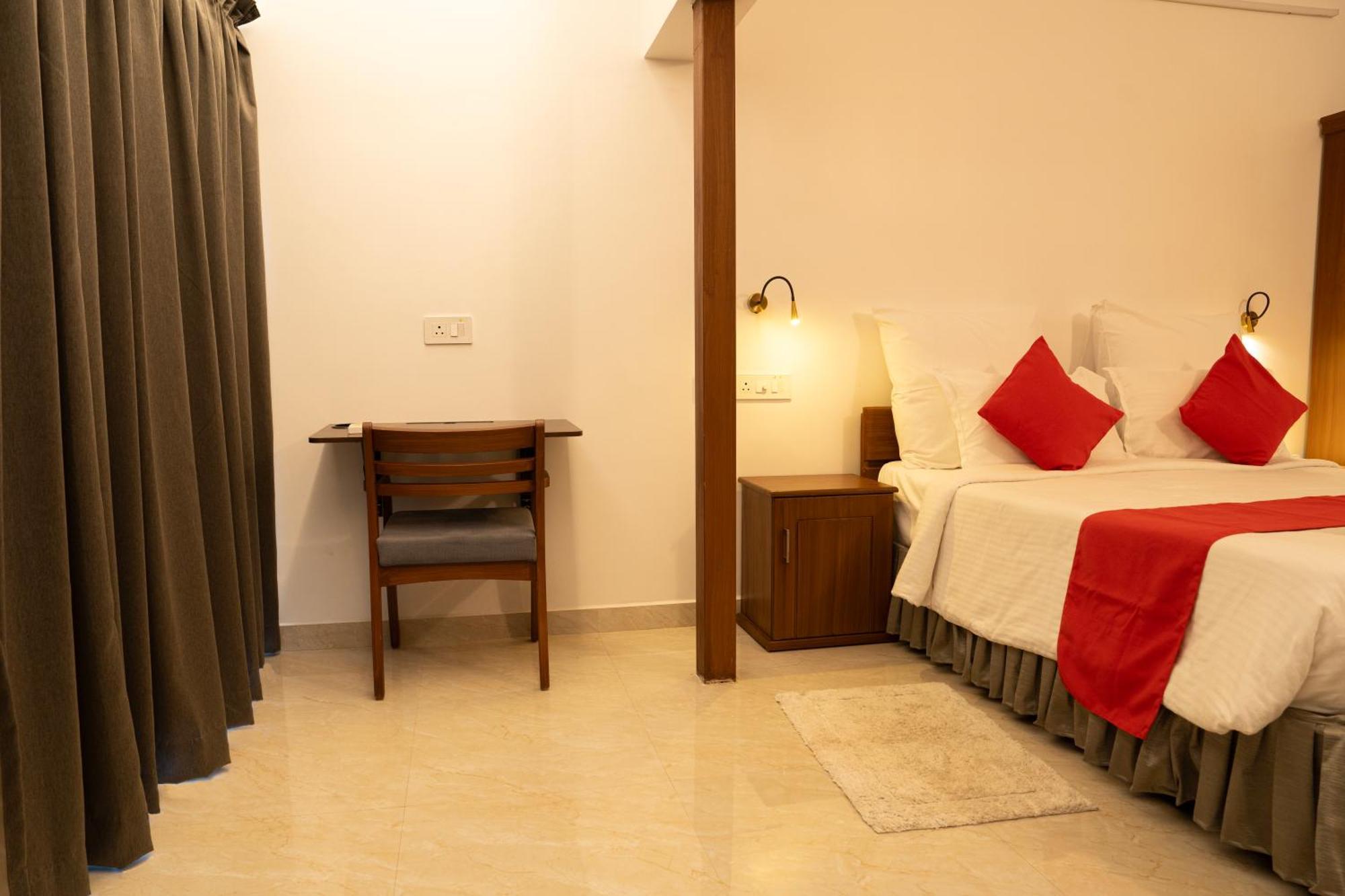 Alleppey Holiday Beach Resort Alappuzha Exterior foto